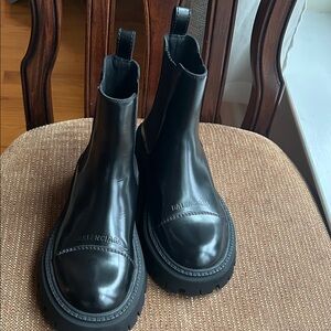 Balenciaga Glossy Black Leather Chelsea Boots